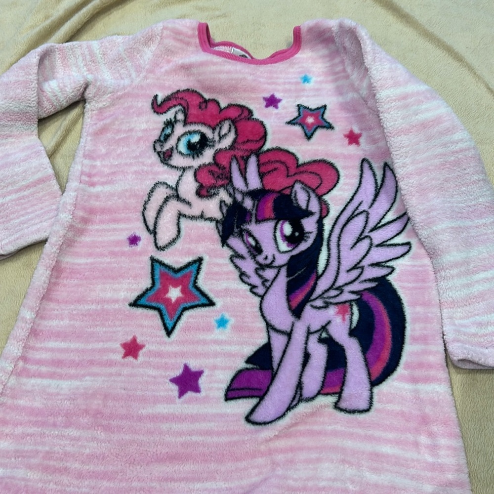 Twilight Sparkle and Pinkie Pie fleece nightgown (8).
